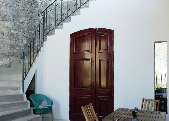 Artist's Chateau With Ruins In Gard Prázdninový dům *